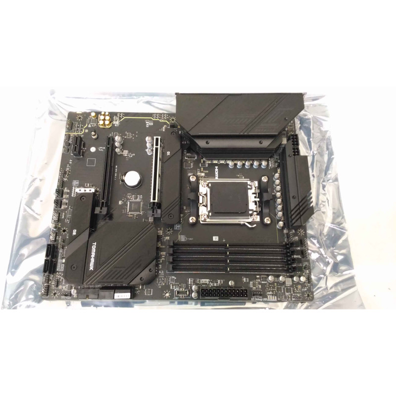 SALE OUT. MSI MAG B650 TOMAHAWK WIFI | MSI MAG B650 TOMAHAWK WIFI | Processor family AMD | Processor socket AM5 | DDR5 DIMM | Me