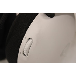 SALE OUT. | Dell | Alienware Wired Gaming Headset | AW520H | Wired | Over-Ear | USED, DIRTY, CORD PROTECTION DAMAGED | Noise can