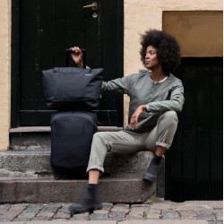 Thule Subterra 2 | Tote | Black | 10.9-16 "