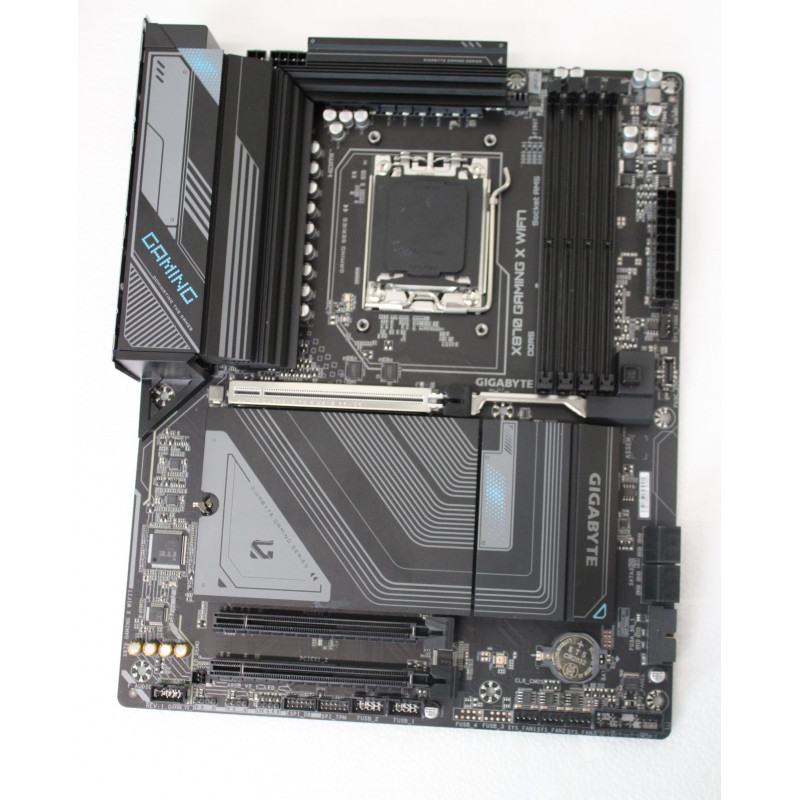 Gigabyte REFURBISHED, USED, WITHOUT INSTRUCTIONS, WITHOUT ORIGINAL BOX, WITHOUT ANTENNA