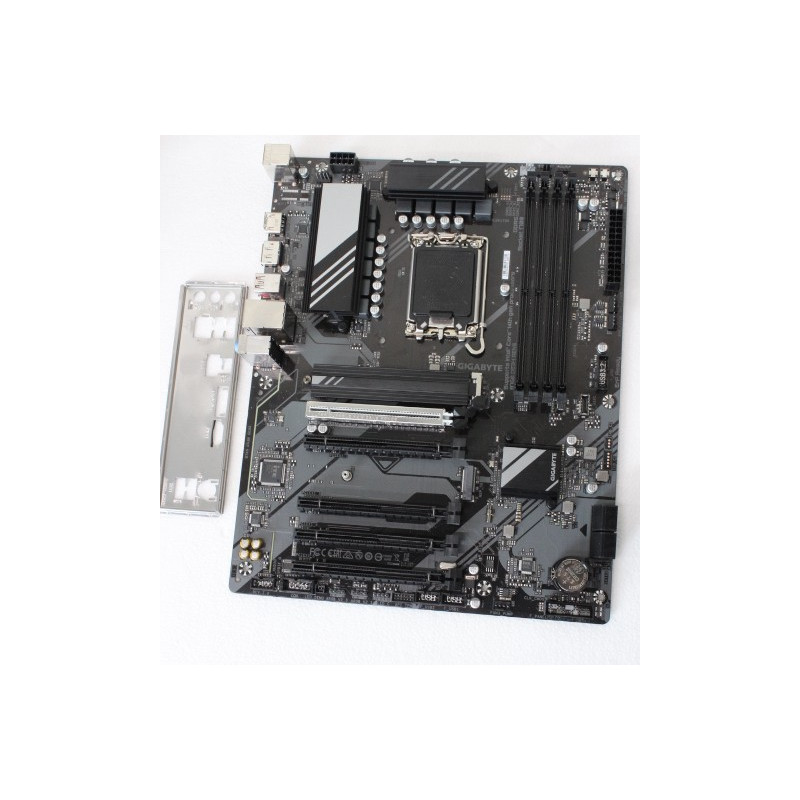 Gigabyte USED, REFURBISHED, WITHOUT ORIGINAL PACKAGING AND ACCESSORIES, ONLY BACK PANEL INCLUDED