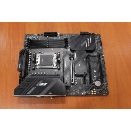 SALE OUT. | MSI MAG X670E TOMAHAWK WIFI | Processor family AMD | Processor socket AM5 | DDR5 | Number of SATA connectors 4 | USE